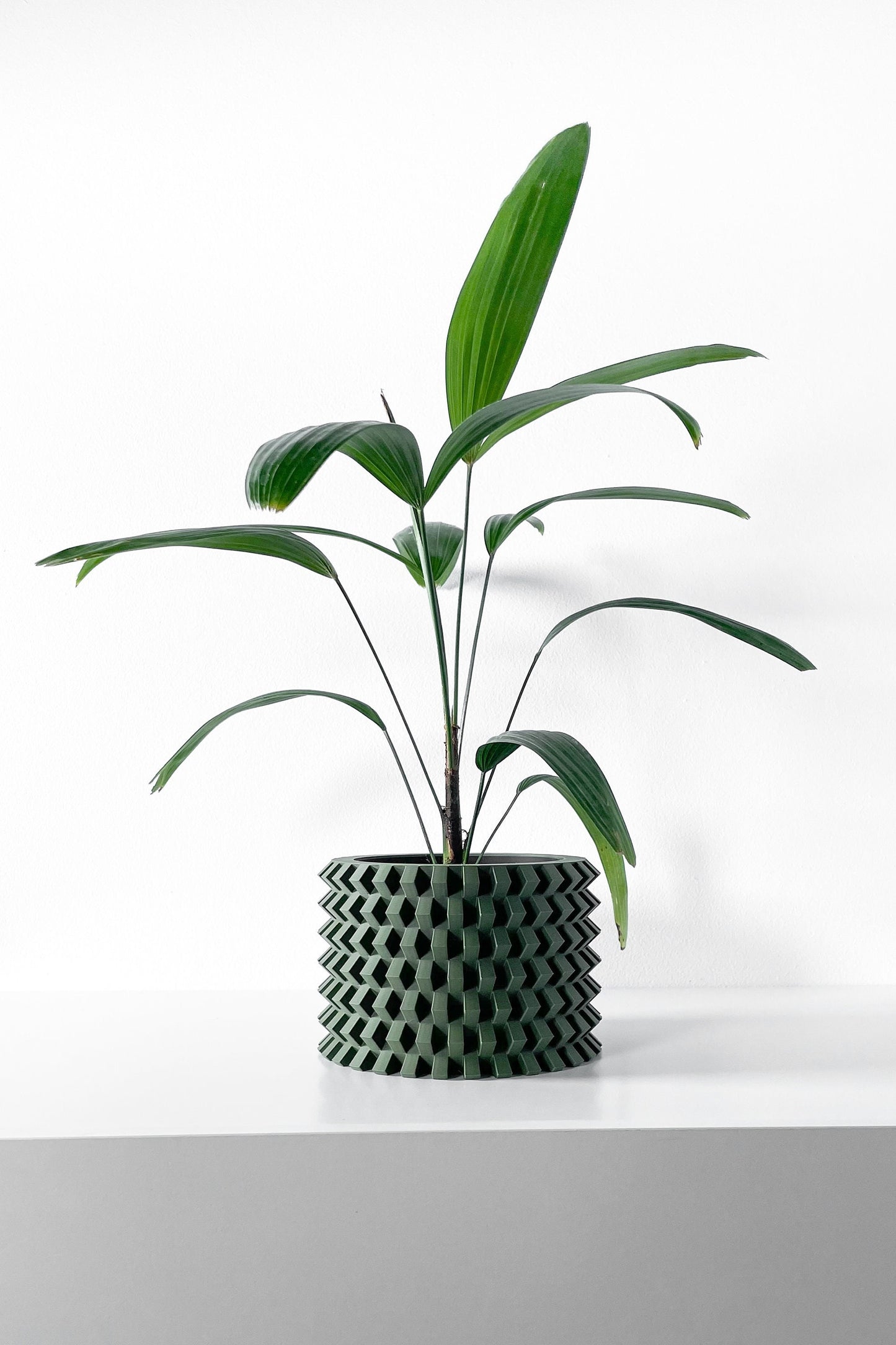 Modern Round Planter Pot - Stylish Home Decor for Small & Medium Plants, Indoor Gardening Plant Lover Gift