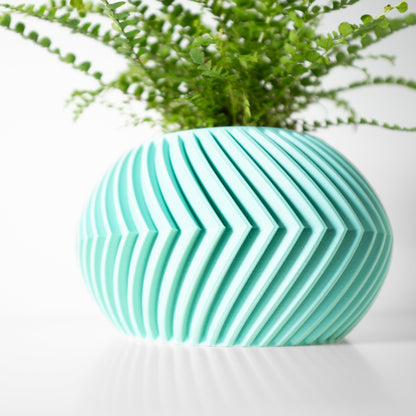 Modern Planter Pot - Stylish Home Decor for Small & Medium Plants, Indoor Gardening Plant Lover Gift