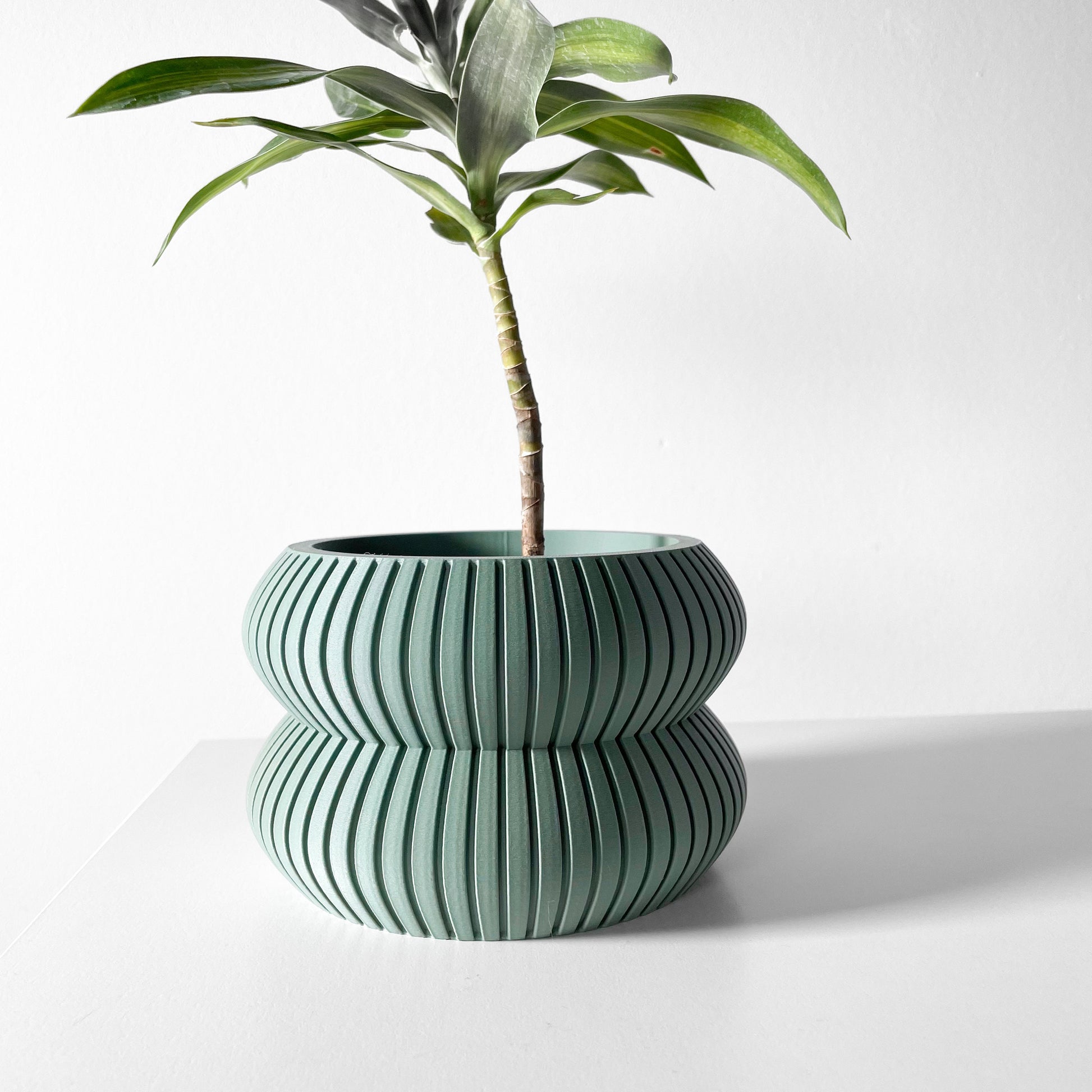 Modern Planter Pot - Stylish Home Decor for Small & Medium Plants, Indoor Gardening Plant Lover Gift