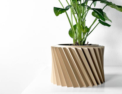 Modern Geometric Planter Pot - Unique Home Decor for Succulents & Medium Plants - 3D Printed