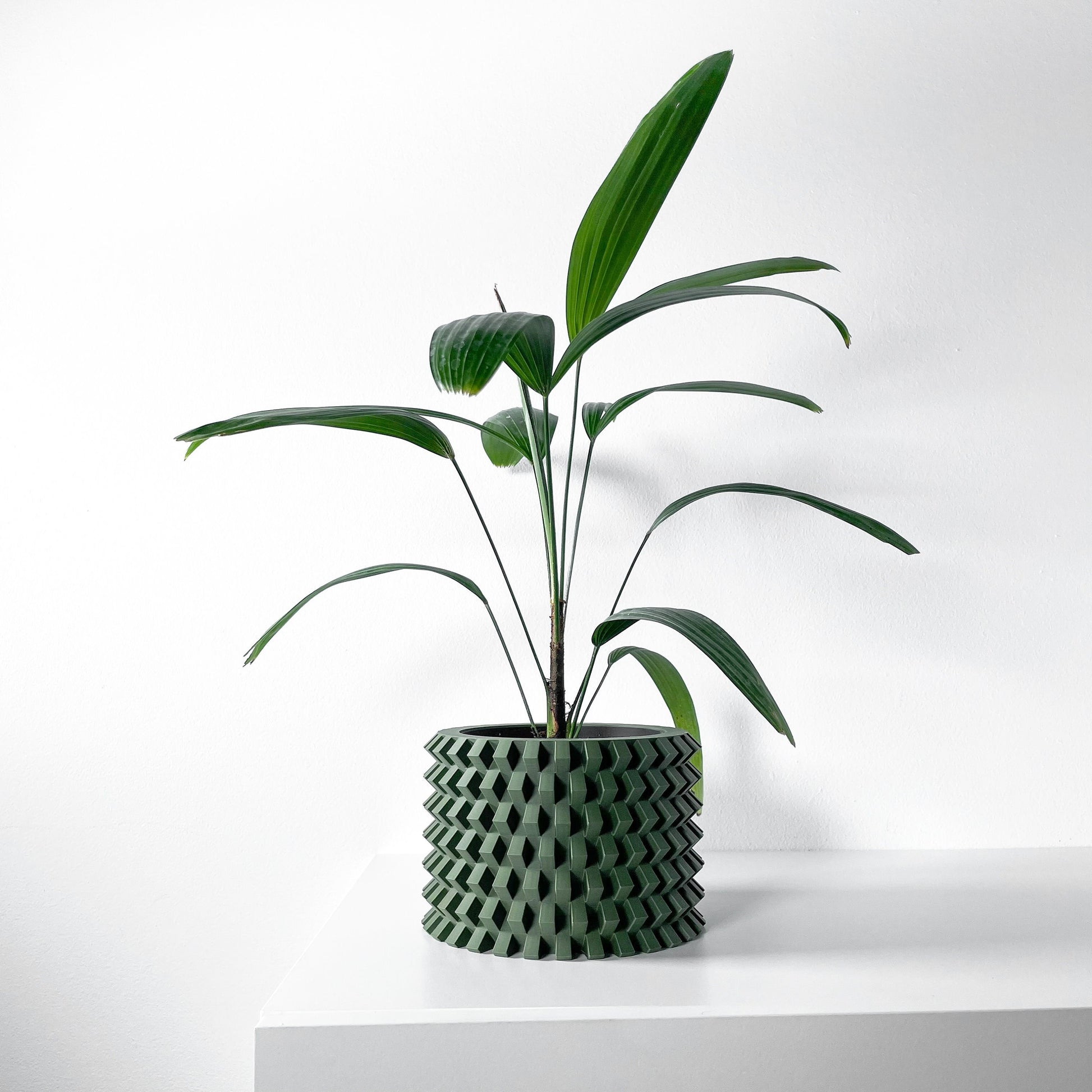 Modern Round Planter Pot - Stylish Home Decor for Small & Medium Plants, Indoor Gardening Plant Lover Gift